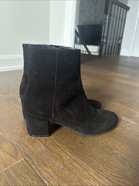 Blondo Jolene Waterproof Women's Black Suede Ankle Booties - Classic Zip Closure